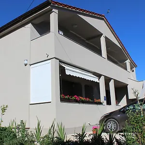 apartments-pezic.pula-hotels.org/