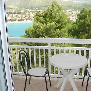 apartments-mara-trogir.hotels-in-trogir.com/